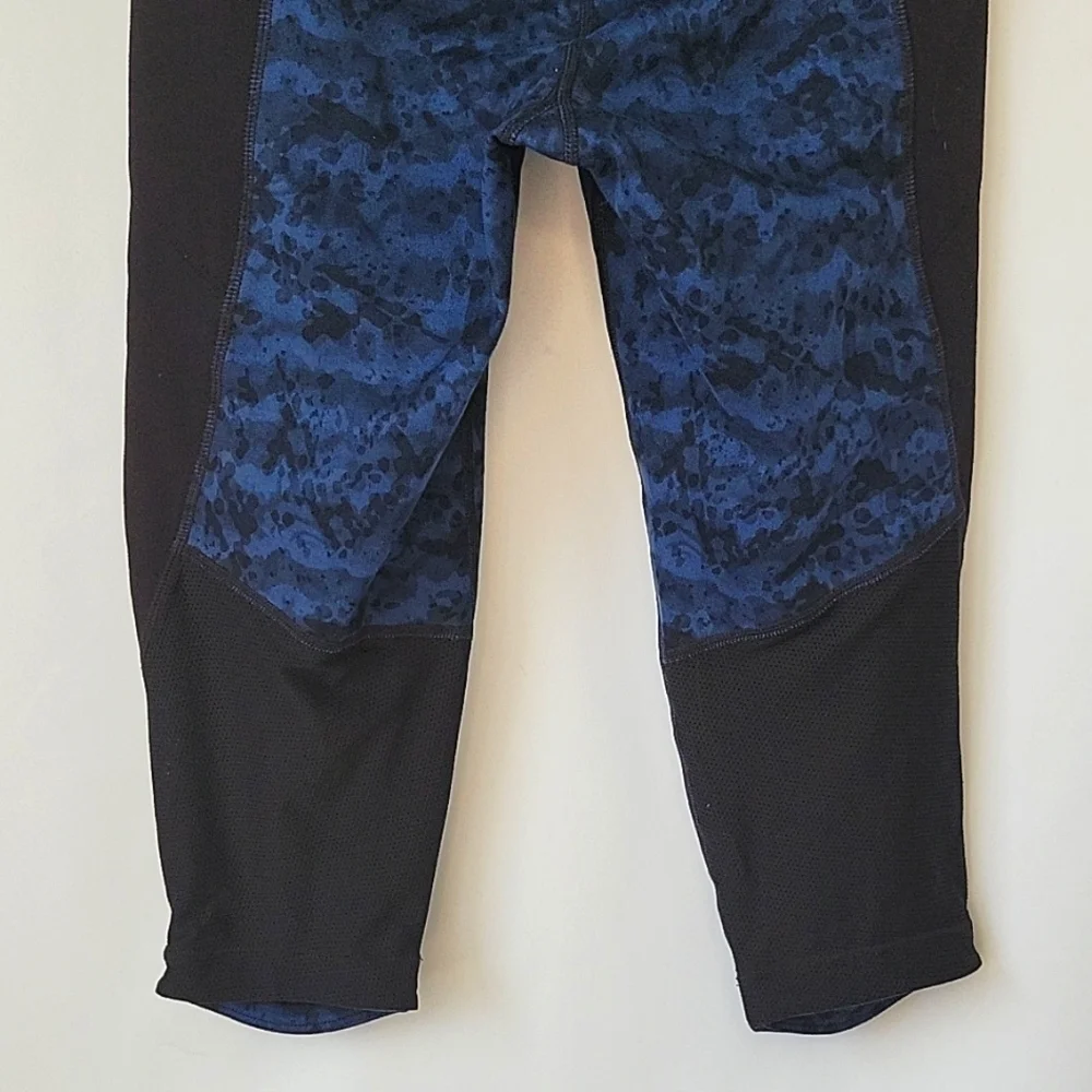 Athleta Blue Dabble Be Free Knicker Capri Leggings Size XS